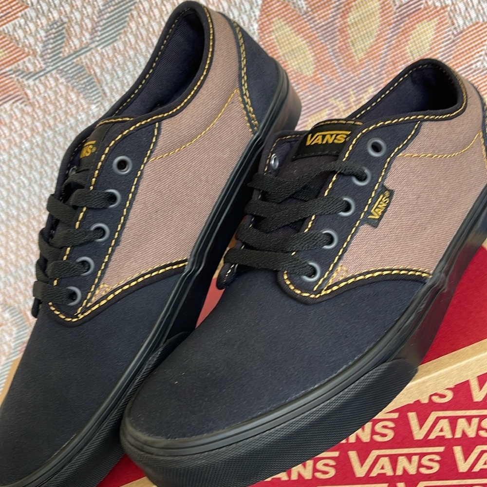 Vans • Men’s Atwood
Outcore Phantom/Black
VN000CX8B29
Sneakers - Picture 7 of 16